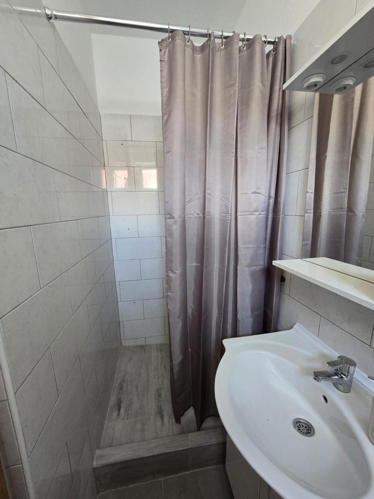 Apartmani Mlinar9 #2 Gornji Karin Esterno foto